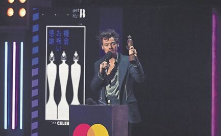 Harry Styles dedica premio a One Direction