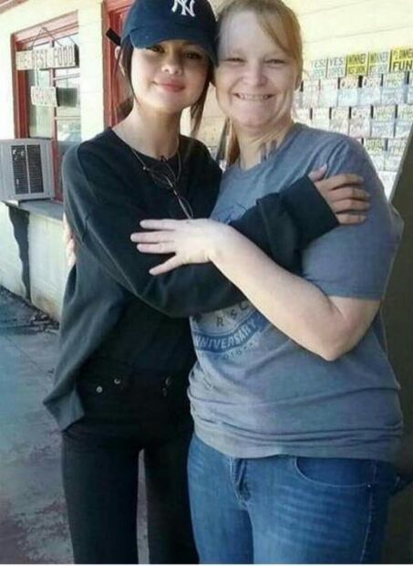 Selena Gomez ingresa a centro para tratar problemas psiquiátricos