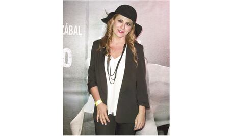 Roxana escuchará y reirá en teatro y tv