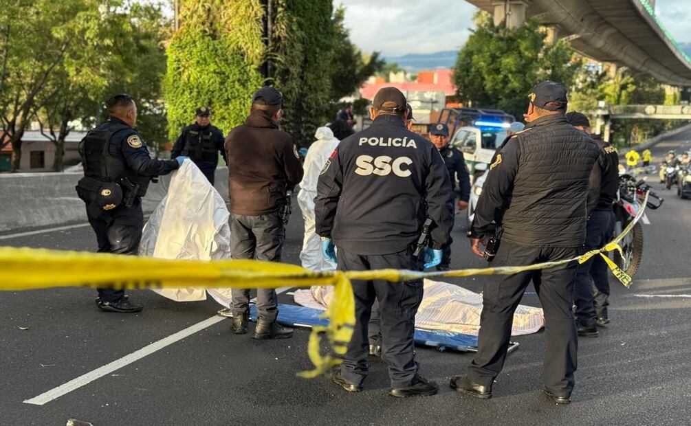 Dos motociclistas mueren tras estrellarse en Álvaro Obregón; presuntamente el conductor perdió el control en una curva. Foto: Especial