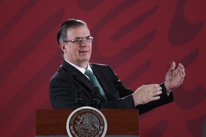 Va Ebrard por congelar tráfico ilícito de armas de EU a México