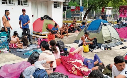 Lluvia frena el avance de la caravana migrante