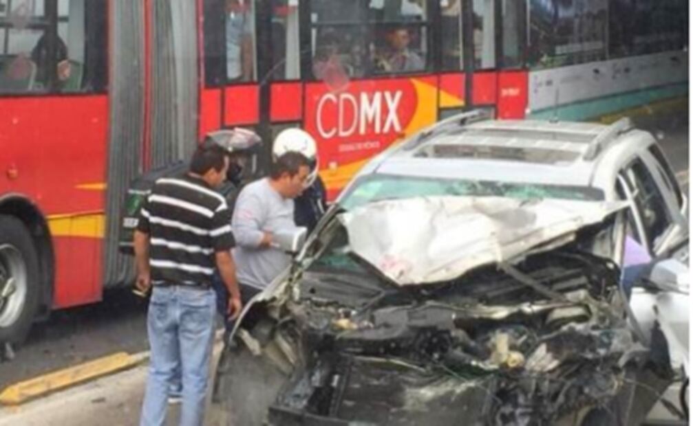 En Reforma, la Villa y Tenayuca. Recuento de algunos choques del Metrobús en la CDMX