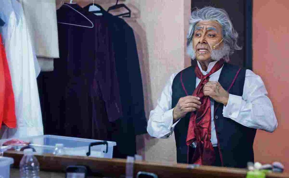 6.- Traje con camisa, pantalón de vestir, chaleco, corbatín, saco, gabardina, bufanda y un sombrero. (05/12/2024) Foto: Fernanda Rojas | El Universal
