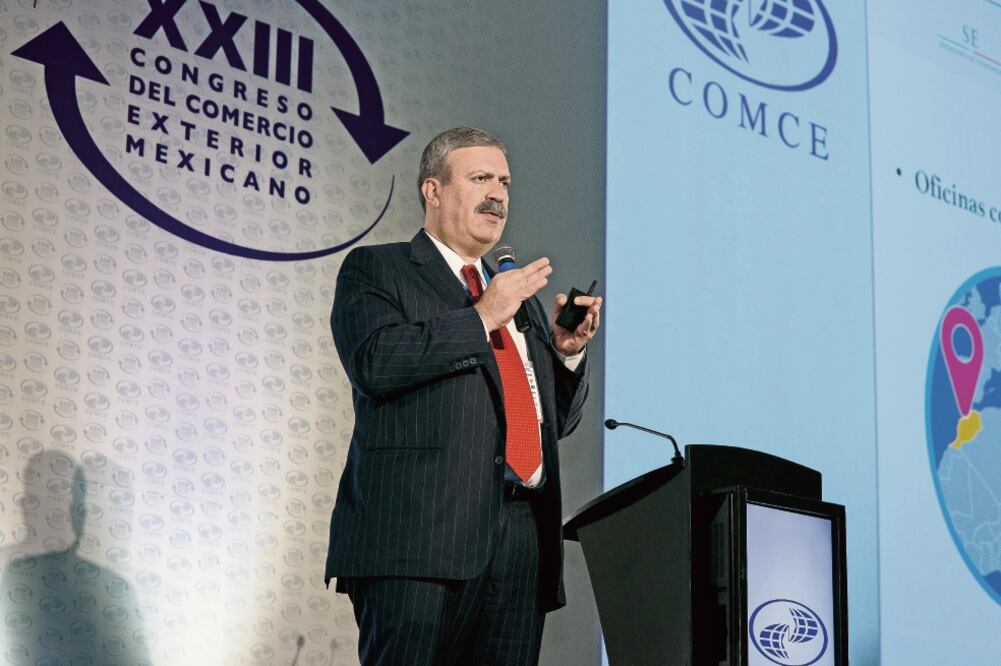 Francisco González descartó la salida de proyectos del país, y afirmó que en 2017 habrá anuncios de inversiones. (FOTO: IVETTE SALDAÑA. EL UNIVERSAL)