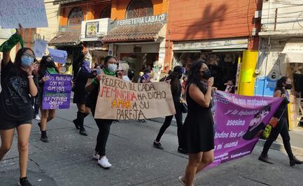 Mujeres marchan contra feminicidios y la violencia en los estados