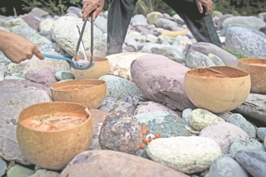 Caldo de piedra, en Oaxaca preservan legado gastronómico