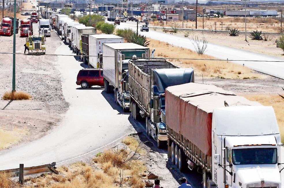 La norma tiene que involucrar las propuestas de transportistas, gobiernos federal, estatal y municipal, así como de la sociedad (ARCHIVO EL UNIVERSAL)