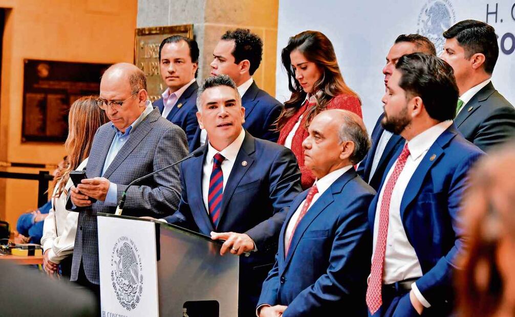 Moreno Cárdenas justificó que el primero que agredió fue Fernández Noroña y señaló que no lo van a callar con amenazas judiciales. Foto: Especial