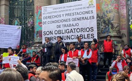 Protestan trabajadores de la Auditoría Superior de CDMX, exigen pagos atrasados
