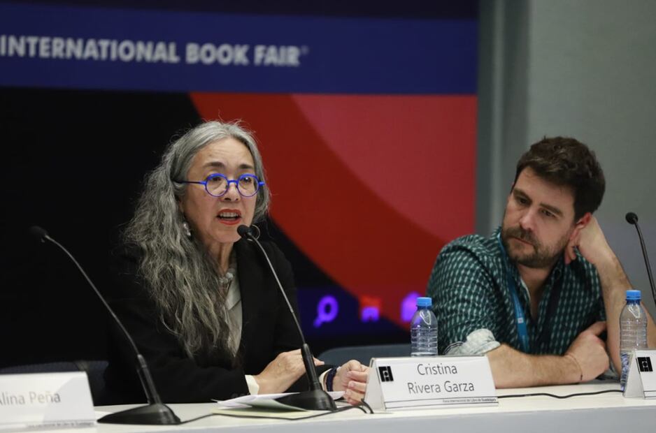 La escritora mexicana presentó su libro “Escribir con el presente: archivos, fronteras y cuerpos”, en la FIL Guadalajara.
Foto: EL UNIVERSAL / Fernanda Rojas