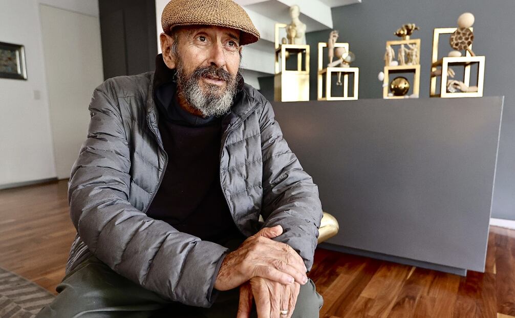 Coen trabaja  en cajas-esculturas con las que  descubre el juego del arte contemporáneo, lo onírico, la locura. Foto: Berenice Fregoso/EL UNIVERSAL.