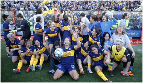 Boca golea a River en el primer superclásico femenil