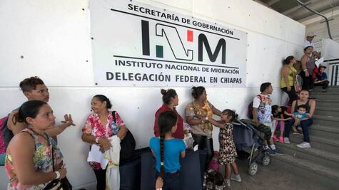 4 retos poco conocidos de la nueva caravana migrante que partió de Honduras a EU