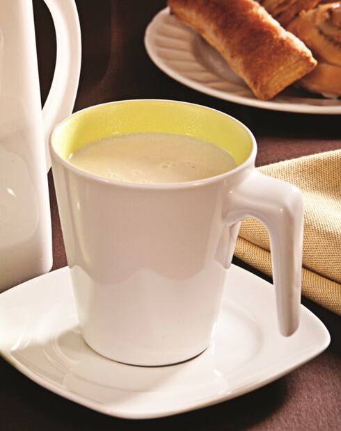 Prepara atole de manzana con canela fácil y rápido