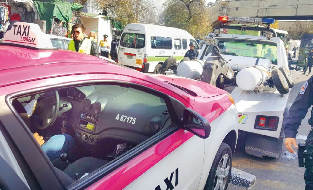 Corralón. Las multas que deberán pagar los operadores para recuperar sus unidades, van de 5 mil 885 pesos a 25 mil 749 pesos. (Archivo. EL UNIVERSAL)