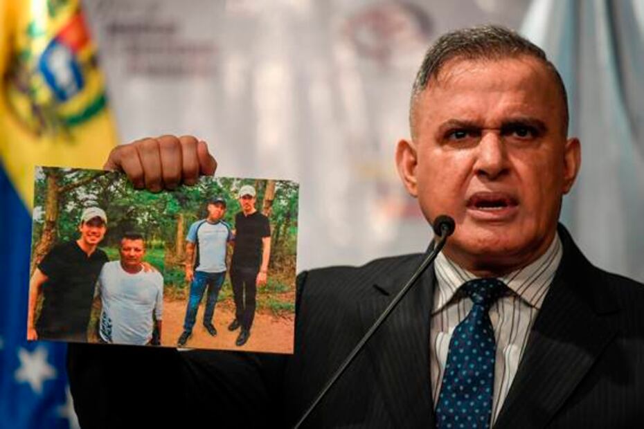 Fiscalía investiga a Guaidó por fotos con grupo criminal de Colombia