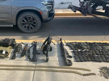 Detienen a hombre armado en Culiacán; hallan camionetas blindadas con arsenal en calles cercanas