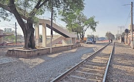 Vecinos reclaman obras pendientes por tren a Querétaro   