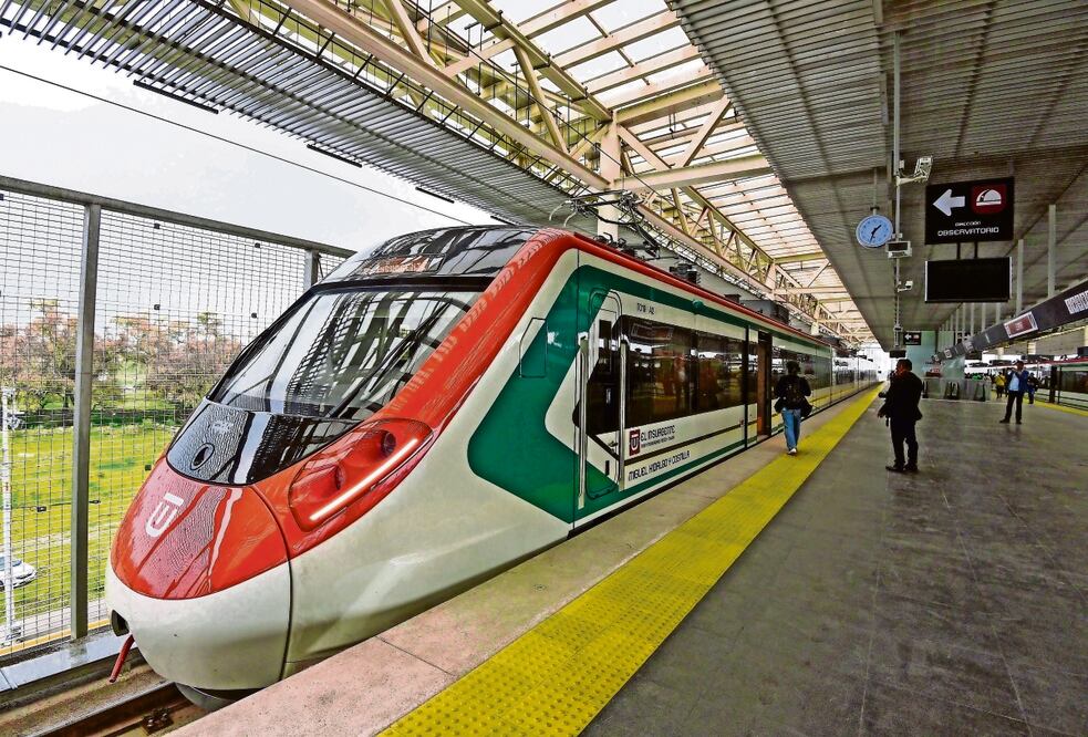 El tren a Toluca es uno de los que opera para pasajeros. La red ferroviaria se privatizó durante el sexenio de Ernesto Zedillo. Foto: Archivo El Universal