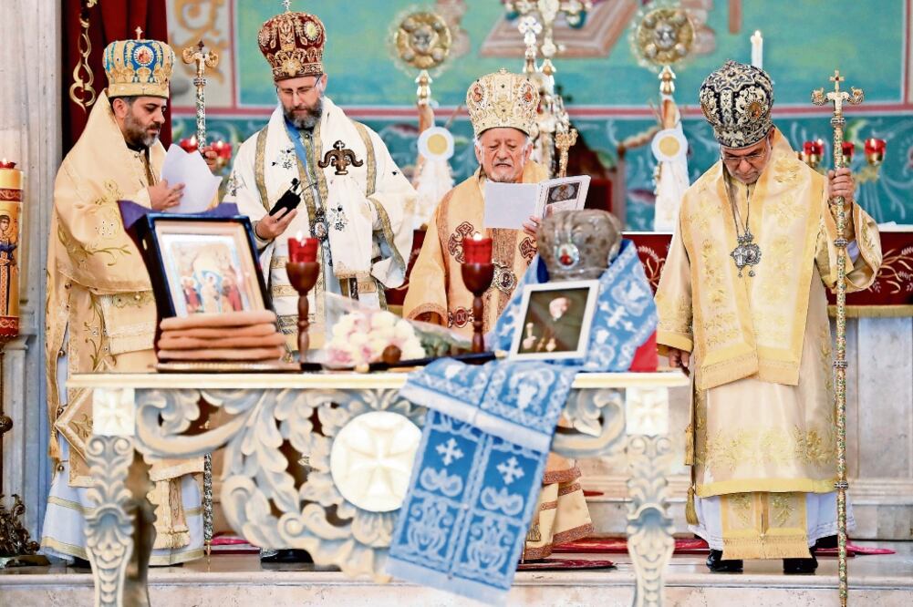 Integrantes de la Iglesia ortodoxa en México, celebran misa en honor del obispo Antonio Chedraoui, quien falleció el pasado miércoles (IRVIN OLIVARES. EL UNIVERSAL)