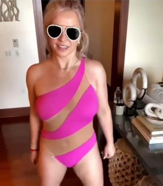 Britney Spears luce el traje de baño completo más sexy 
