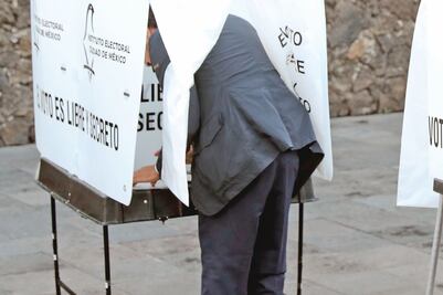 Fisco amaga al INE con proceder si no paga ISR 