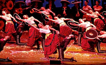 Mexicans promote dance and gastronomy in Manitoba, Canada