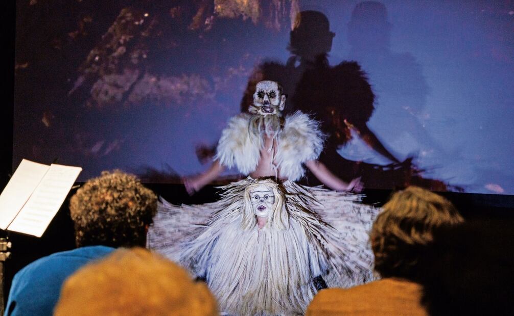 Con la ópera La Gruta, el artista invita a hacer arte y narrar historias con el lente del mesoamericano, dejando el “güerismo” y la estética europea. Foto: Yaretzy M. Osnaya / EL UNIVERSAL