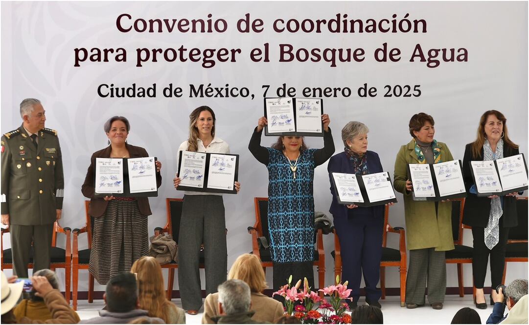 Firma del Convenio para Frenar la Tala Ilegal en el Bosque de Agua, con las gobernadoras Clara Brugada, Margarita González, Delfina Gómez, entre otras personalidades. Fotos: Berenice Fregoso El universal