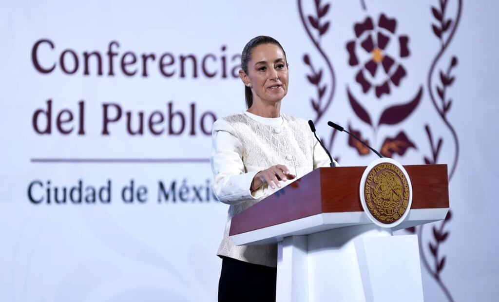 La presidenta Sheinbaum Pardo reconoció que el tema de seguridad será fundamental en el próximo Mundial de Futbol 2026, por lo que anunció que a partir de ahora se llevarán a cabo reuniones permanentes entre las autoridades involucradas; destacó la propuesta de la jefa de gobierno Clara Brugada para la mejora urbana alrededor del Estadio Azteca. Foto: Fernanda Rojas/EL UNIVERSAL