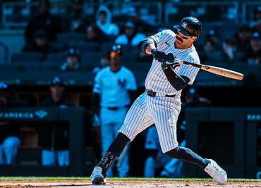Batazo histórico de Austin Wells en el Opening Day de los Yankees de Nueva York; castigó la recta de Peralta