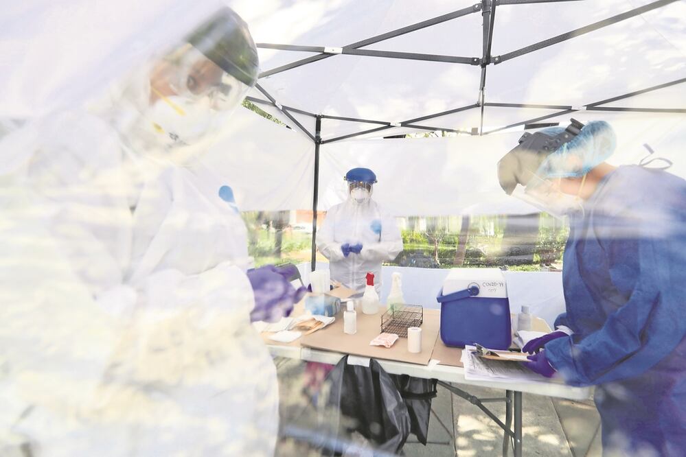 Las principales solicitudes de amparo presentadas durante la pandemia han sido de personal de la salud que pide a las autoridades lo dote de equipo médico necesario o ausentarse de sus labores, porque es población vulnerable. Foto: ARCHIVO EL UNIVERSAL