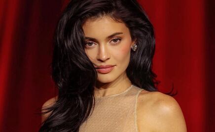 Kylie Jenner modela minishort de lentejuelas, tendencia para Navidad