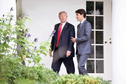 Tras anuncio de aranceles, Trudeau y Trump tuvieron una conversación “productiva” sobre comercio y fronteras