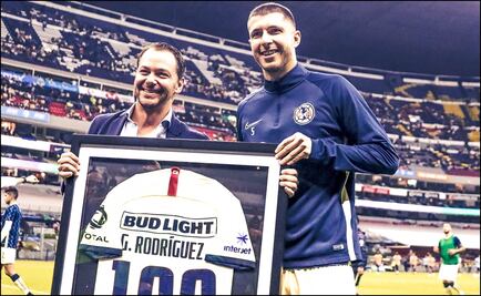 Homenaje a Guido Rodríguez por sus 100 partidos con América