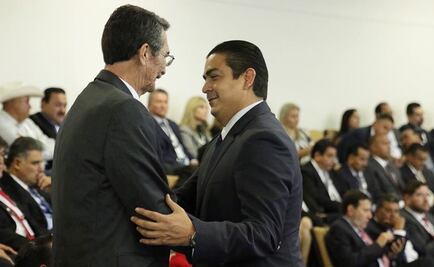 Libra sanción senador del pornochat