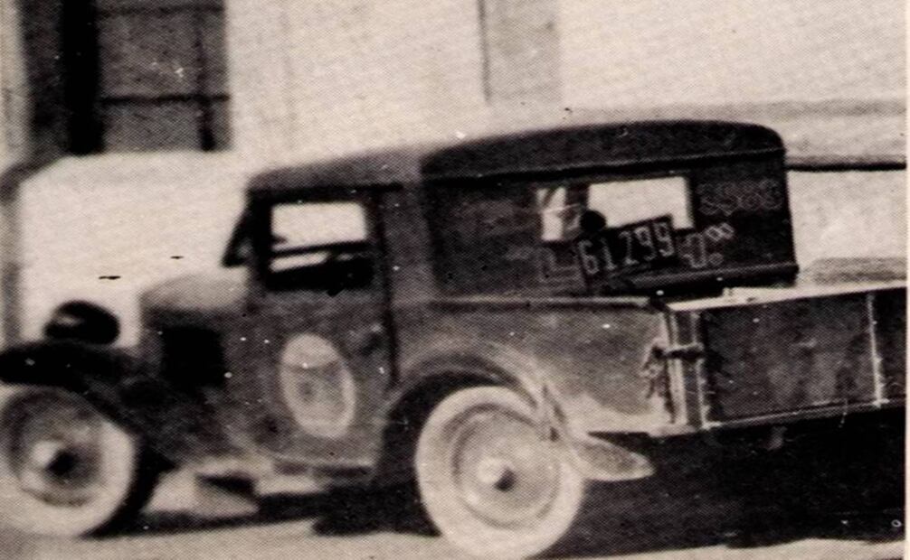 En los años 30, LTH ya brindaba servicio a domicilio, con ayuda del vehículo en la foto. Fuente: Folleto Conmemorativo 50 Aniversario LTH.