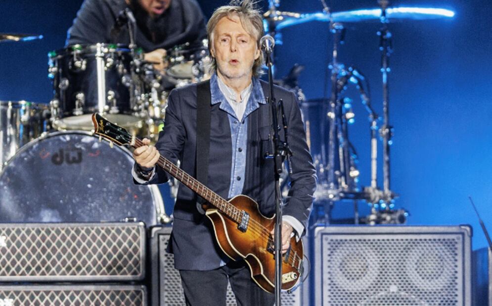 Paul McCartney en su show de ayer en el Estadio GNP.
Foto: Yaretzy M. Osnaya