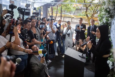 Reaparece Sandra Cuevas; lanza dardos contra Monreal y Alessandra Rojo de la Vega