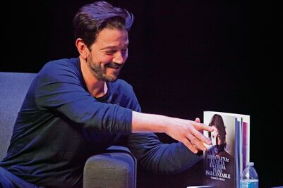 Diego Luna hace de su vida un libro: “La neta es chida”
