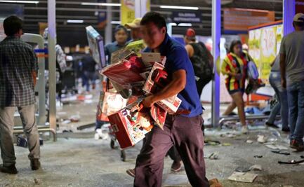 VIDEO: Realizan actos vandálicos y saqueos en tiendas tras paso de “Otis” en Acapulco, Guerrero