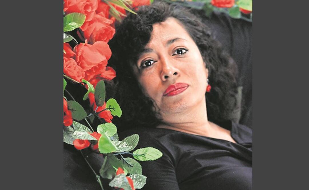 La escritora Ana Clavel presentará Por desobedecer a sus padres el próximo 29 de septiembre, en la librería Gandhi Mauricio Achar, a las 19 horas, con una fiesta loca del Té. Fotos: Ana Clavel/ Alfaguara