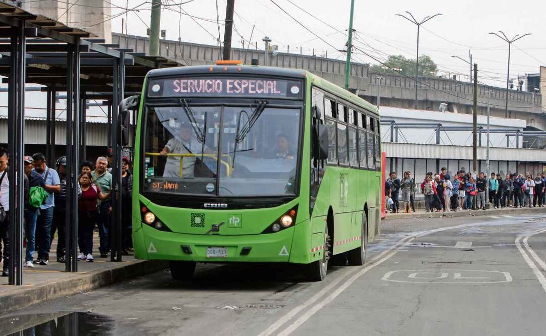De enero a junio de este año los autobuses de la Red de Transporte Público (RTP) han brindado apoyo en ocho ocasiones, debido a afectaciones en las líneas A, B y 8 del Metro. Foto: Archivo EL UNIVERSAL