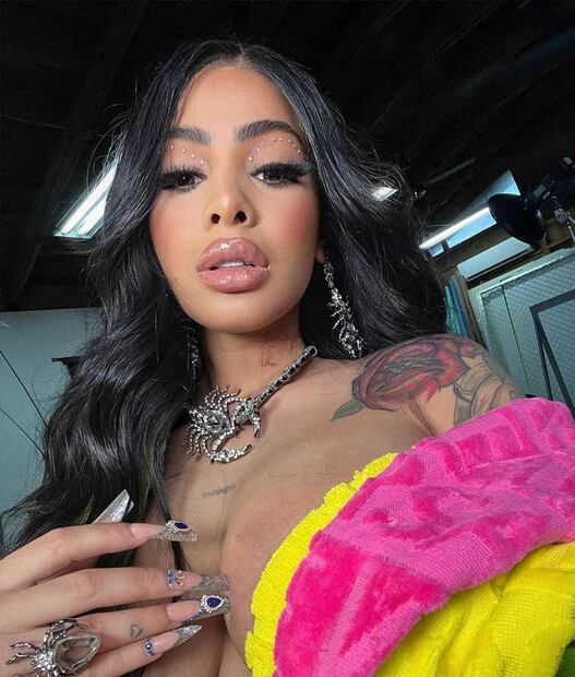 Yailin la más viral acusada de hacer brujería contra Karol G y Anuel AA (Fuente Instagram @yailinlamasviralreal)