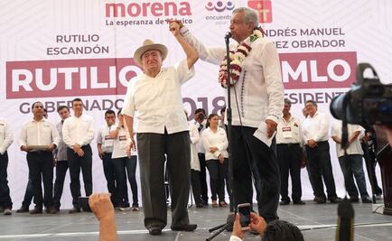 Abuelo de Manuel Velasco hace campaña con AMLO en Chiapas