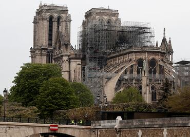 Obras de arte de Notre Dame serán transferidas al museo del Louvre