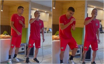 Johan Vásquez presume sus dotes de cantante en concentración del Cremonese