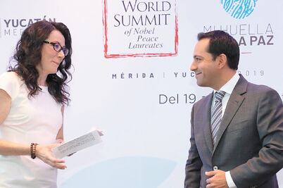 Premios Nobel van a cumbre de la paz