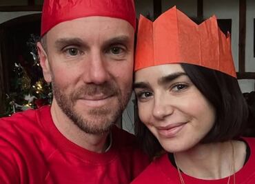 Lily Collins presume foto de su bebé y emotivo mensaje en su debut como mamá